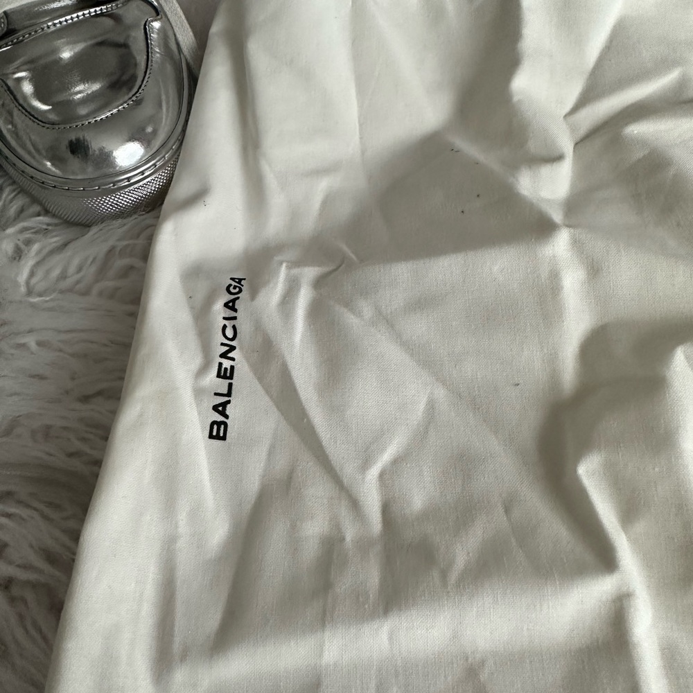 Designer shoes , bags and trench coat - Picture 10 of 15